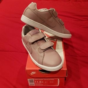 Brand New Little girls Nike shoes